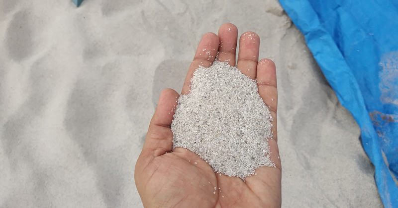 Silica sand 